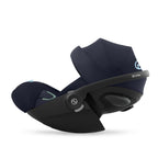 CYBEX Gold Babyschale Cloud G i-Size Comfort, Inkl. Neugeboreneneinlage, Ab Geburt bis ca. 24 Monate, Für Kinder ab 40 cm bis 87 cm, Max. 13 kg, Moon Black