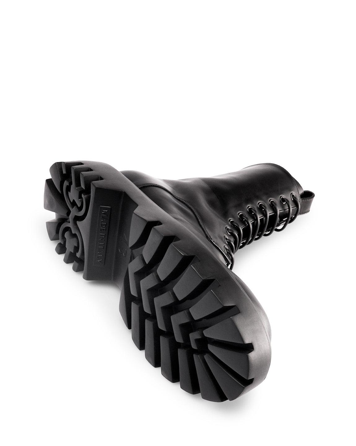 Shark Allacciato - Mattia Capezzani