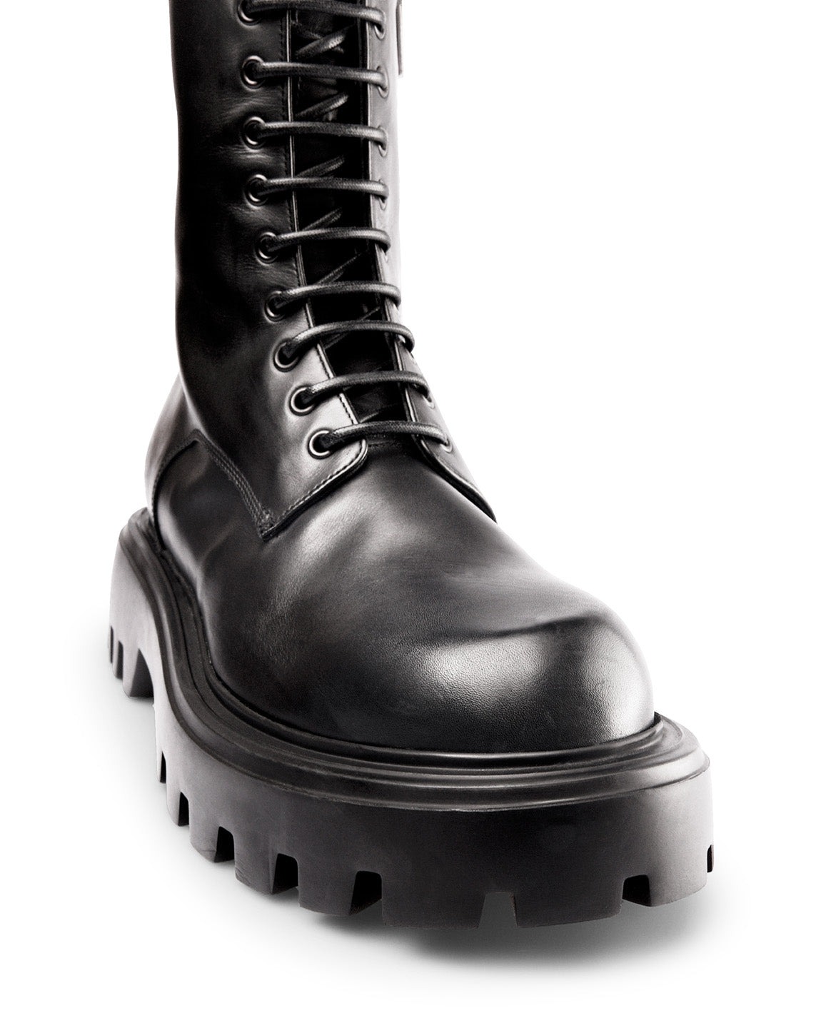 Shark Allacciato - Mattia Capezzani