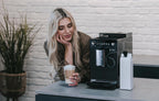 Melitta Latticia OT - Kaffeevollautomat mit Milchsystem, Kaffeemaschine mit Mahlwerk für z. B. Kaffee oder Cappuccino, silber/schwarz