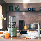 HUROM | Entsafter Gemüse und Obst | Slow Juicer | H320N | Elektrische Kaltpresse | Ruhiger Motor | Leicht zu Reinigen | mit groem Behlter und Siebfilter 2L | 200 Watt | BPA Frei | Schwarz