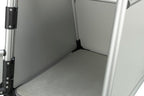 TRIXIE Hunde-Transportbox, Aluminium, L: 92 x 64 x 78 cm, grafit, rutschfste Liegematte, Klettleiste am Boden, Sicherheitsverschluss, stabil und geruscharm, hochgeschlossene Wnde - 39338